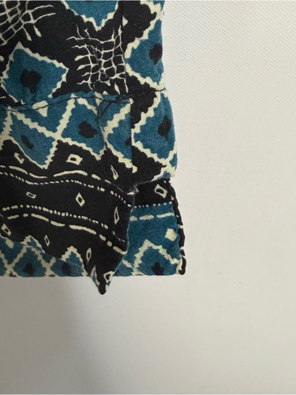 Anthropologie Teal and Black Geometric Print Lounge Capris Pants Size M - Picture 6 of 10